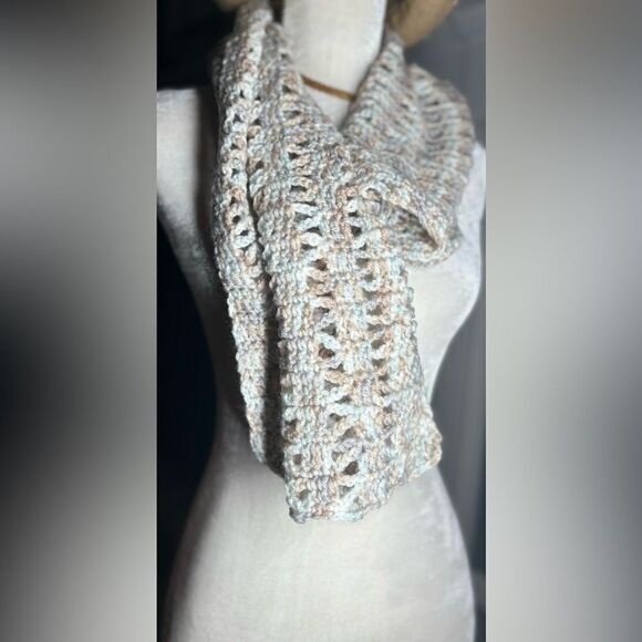 38” NEW Chunky Crochet Neutral Color Stripes Winter Wrap Scarf - Picture 2 of 4